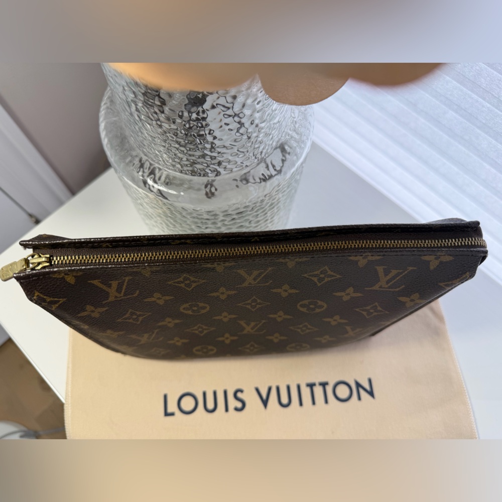 Authentic Louis Vuitton Monogram Canvas Toiletry 26 Pouch Clutch Handbag - Picture 9 of 17
